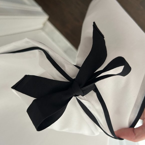 Authentic CHANEL Fabric Dust Bag - Premium Protection for Your Luxuries - Picture 6 of 8